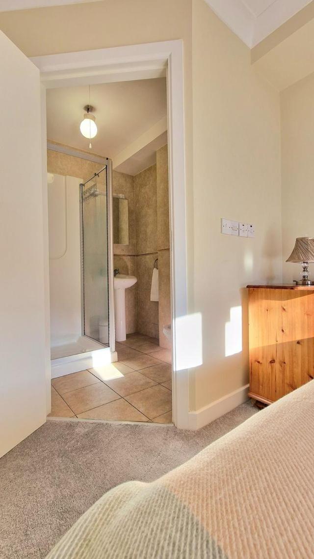 Cosy Two Bedroom Apartment Galway Exterior photo